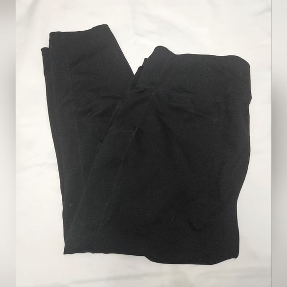 torrid Pants - Torrid Active Black Cropped Leggings!